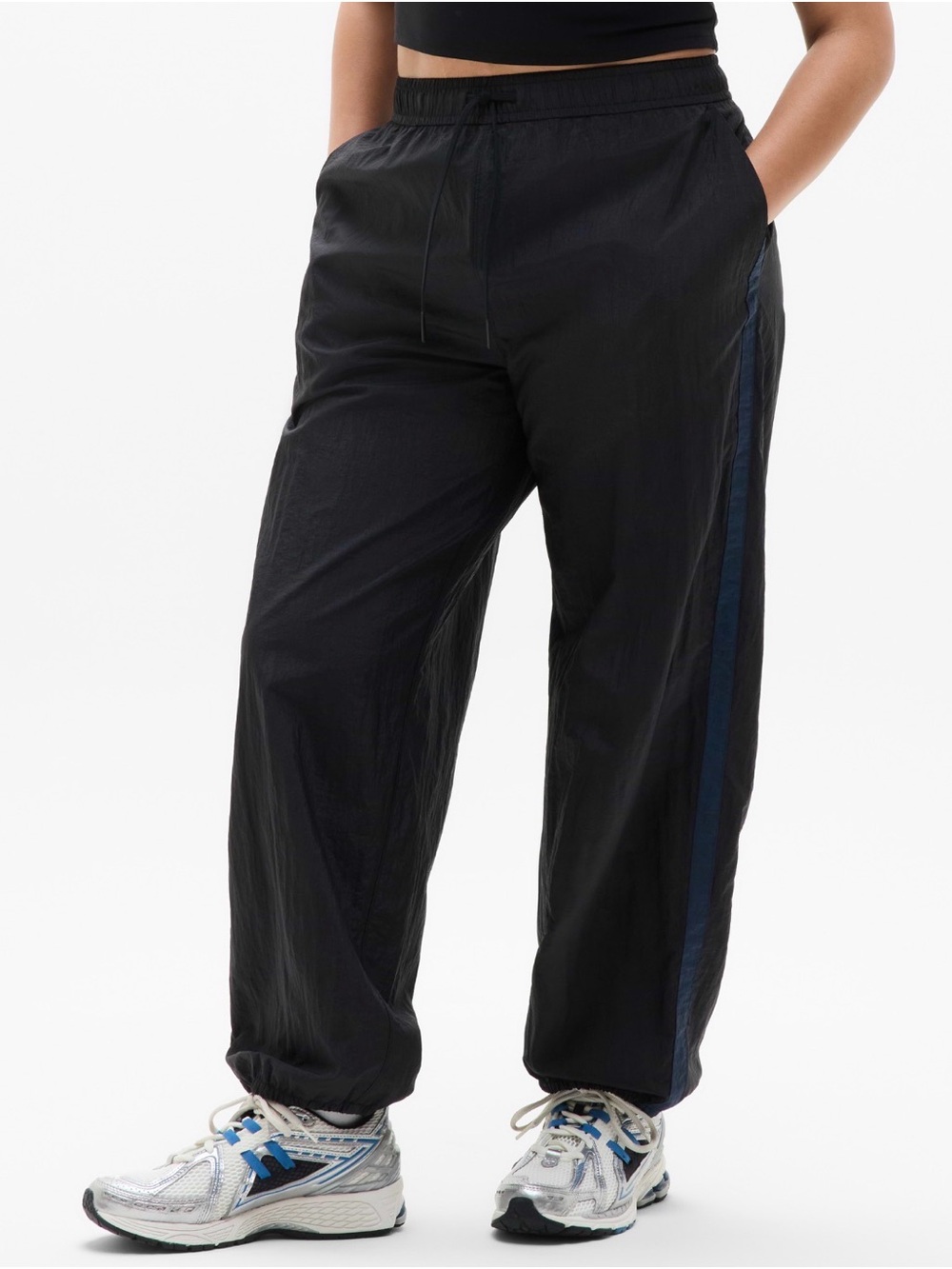 Athleta Black Daybreak Mid Rise Parachute Jogger Side Zippers Size Medium